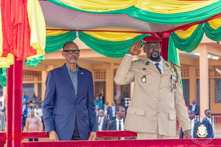 Le Président du Rwanda Paul KAGAME a été reçu à l'aéroport international Ahmed Sekou Touré de Conakry par le Président de la Transition Colonel Mamadi Doumbouya. Cette visite de 48 heures permettra aux deux États de réchauffer leurs relations. C'est la seconde visite du président du Rwanda en Guinée, la première remontant à l'époque du président Alpha CONDE. Le Rwanda est cité comme un exemple de modèle de développement qui peut inspirer la Guinée dans son processus de refondation.